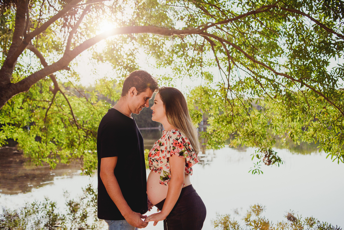 ensaio-gestante-gabriela-reinaldo-fotografia-de-gestante-ensaio-externo-de-gestante-life-style-aabb-pompeu-mg 