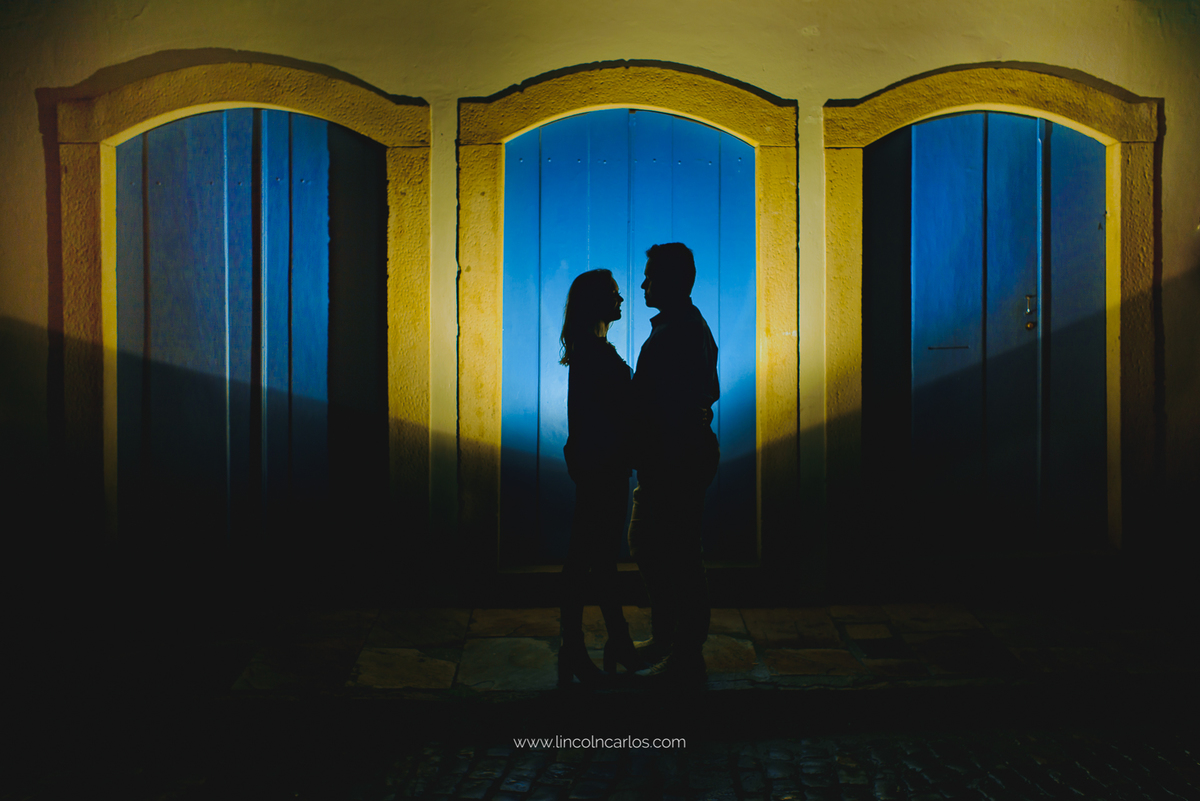 ensaio-pre-casamento-em-ouro-preto-viviane-e-junior-ensaio-externo-de-casal-ensaio-de-noivos-ensaio-pre-wedding-na-cidade-historica-de-ouro-preto-ensaio-na-chuva-em-ouro-preto-mg-lincoln-carlos-fotografo