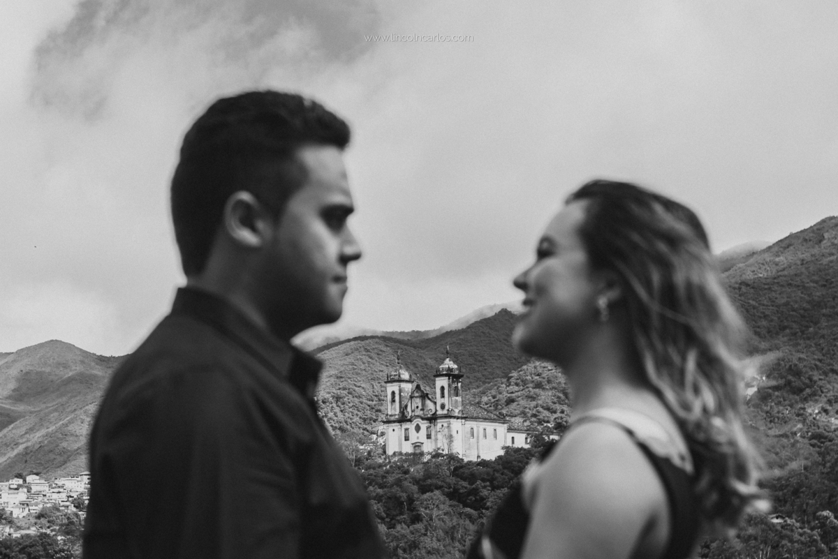 ensaio-pre-casamento-em-ouro-preto-viviane-e-junior-ensaio-externo-de-casal-ensaio-de-noivos-ensaio-pre-wedding-na-cidade-historica-de-ouro-preto-mg-lincoln-carlos-fotografo