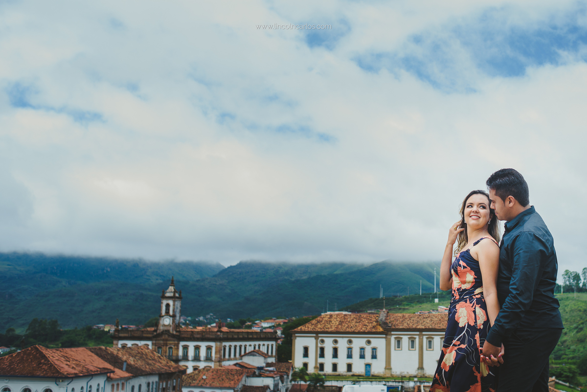 ensaio-pre-casamento-em-ouro-preto-viviane-e-junior-ensaio-externo-de-casal-ensaio-de-noivos-ensaio-pre-wedding-na-cidade-historica-de-ouro-preto-mg-lincoln-carlos-fotografo