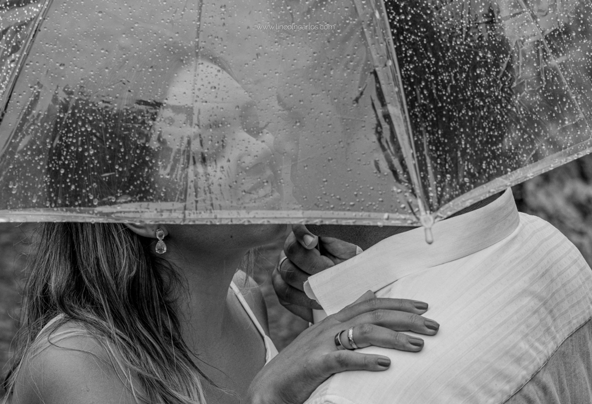 ensaio-pre-wedding-na-chuva-em-ouro-preto-mg