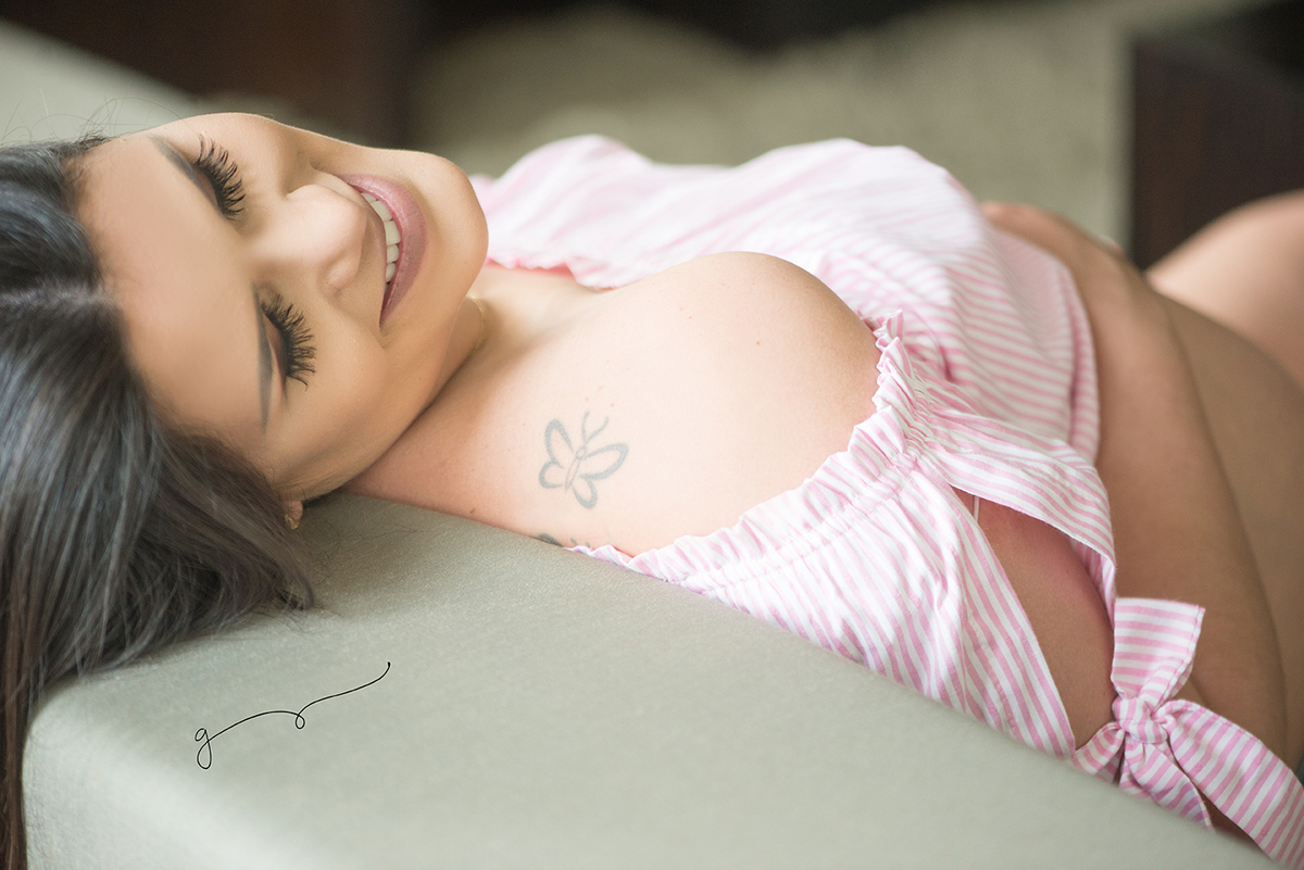 Linda espera no lar da Jéssica e do Felipe.
Essa família que acabamos de conhecer, nos acolheu com tanto carinho, que preciso descrever. 

O amor e cuidado com que o papai Felipe tratava a mamãe linda me encantou. sentamos 