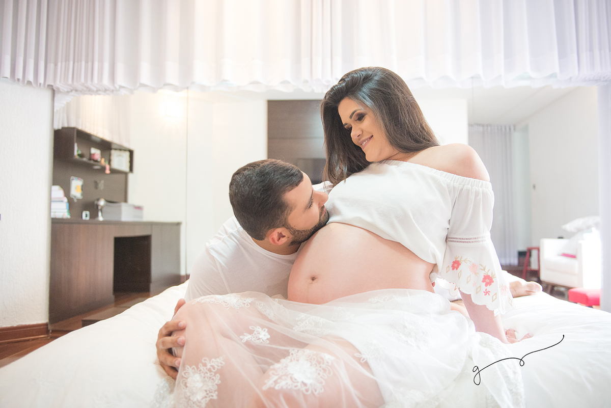 Linda espera no lar da Jéssica e do Felipe.
Essa família que acabamos de conhecer, nos acolheu com tanto carinho, que preciso descrever. 

O amor e cuidado com que o papai Felipe tratava a mamãe linda me encantou. sentamos 