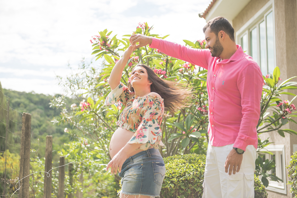 Linda espera no lar da Jéssica e do Felipe.
Essa família que acabamos de conhecer, nos acolheu com tanto carinho, que preciso descrever. 

O amor e cuidado com que o papai Felipe tratava a mamãe linda me encantou. sentamos 