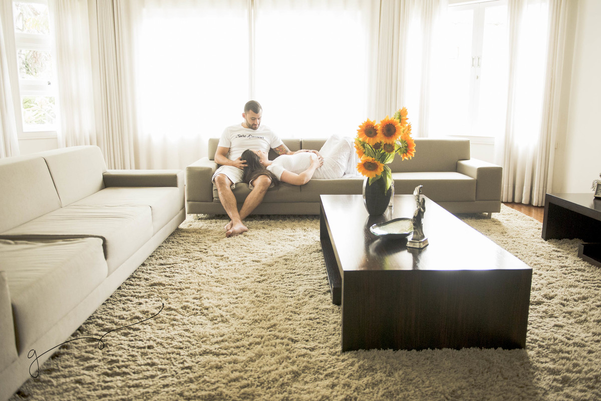 Linda espera no lar da Jéssica e do Felipe.
Essa família que acabamos de conhecer, nos acolheu com tanto carinho, que preciso descrever. 

O amor e cuidado com que o papai Felipe tratava a mamãe linda me encantou. sentamos 