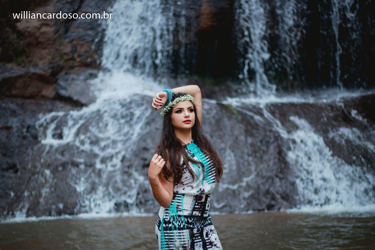 Fifteen Book , cachoeira queda dagua