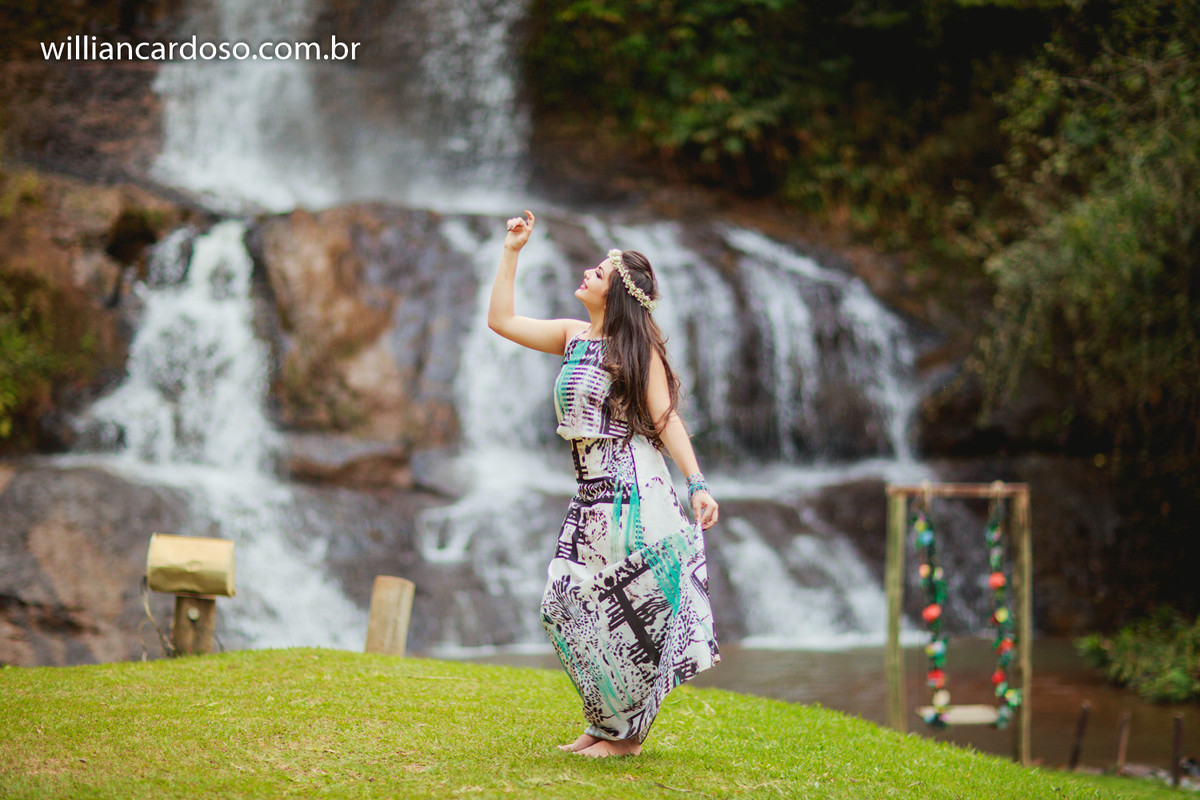 Fifteen Book , cachoeira queda dagua