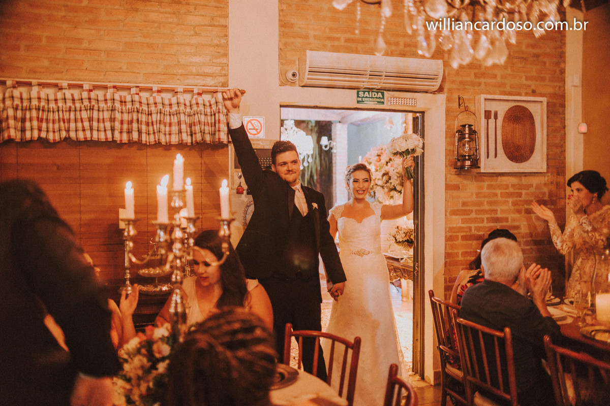 Fotografo de casamentos em Unai realiza casamentos lindo em catalao  no bistro donaana