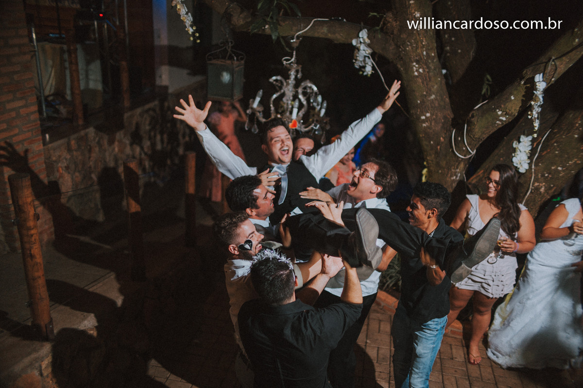 Fotografo de casamentos em Unai realiza casamentos lindo em catalao  no bistro donaana