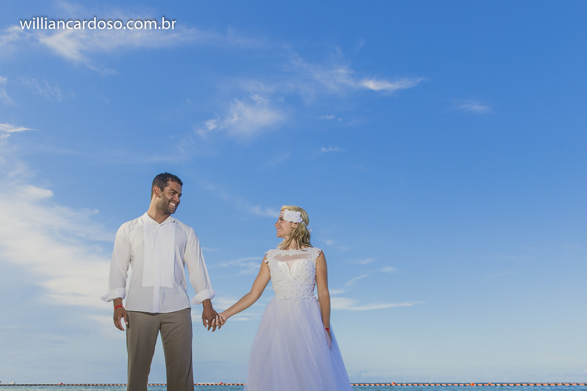 Fotografo de casamentos em Unai, minas gerais, realiza ensaio pos casamento no mar do caribe, em punta cana na republica dominicana