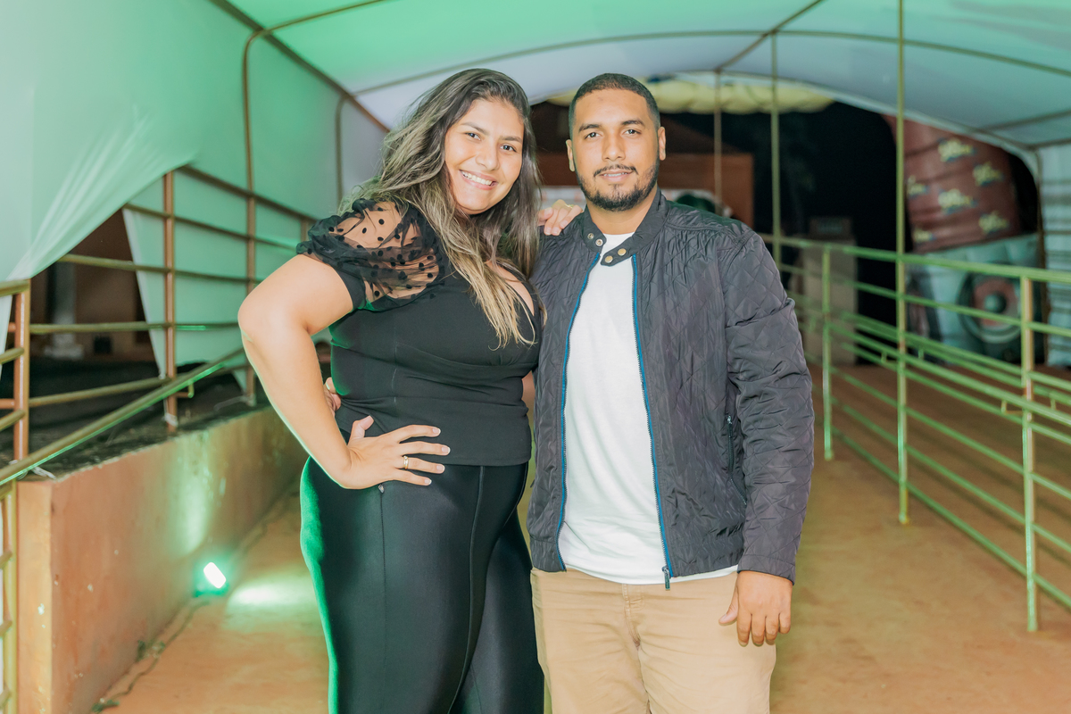 festa do Inhumas, forró em Unaí, evento tradicional Unaí-MG, alegria no interior, cultura rural, festa popular Minas Gerais, música sertaneja, forró ao vivo, tradição mineira, eventos em Unaí, festa típica, salão de festas Unaí, diversão no campo