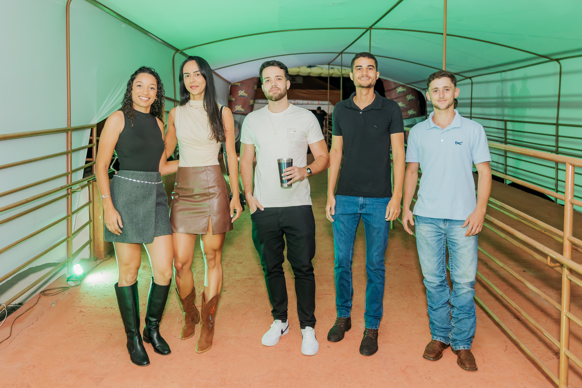 festa do Inhumas, forró em Unaí, evento tradicional Unaí-MG, alegria no interior, cultura rural, festa popular Minas Gerais, música sertaneja, forró ao vivo, tradição mineira, eventos em Unaí, festa típica, salão de festas Unaí, diversão no campo