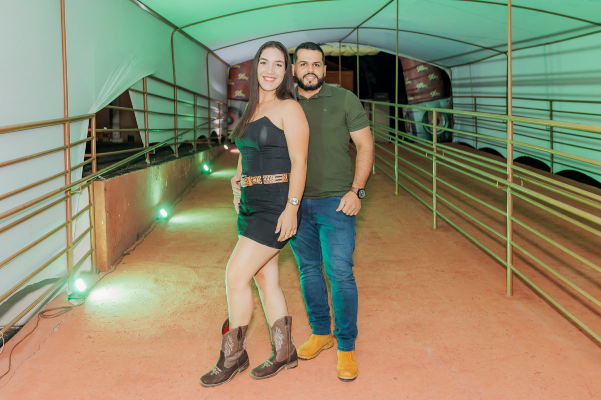 festa do Inhumas, forró em Unaí, evento tradicional Unaí-MG, alegria no interior, cultura rural, festa popular Minas Gerais, música sertaneja, forró ao vivo, tradição mineira, eventos em Unaí, festa típica, salão de festas Unaí, diversão no campo