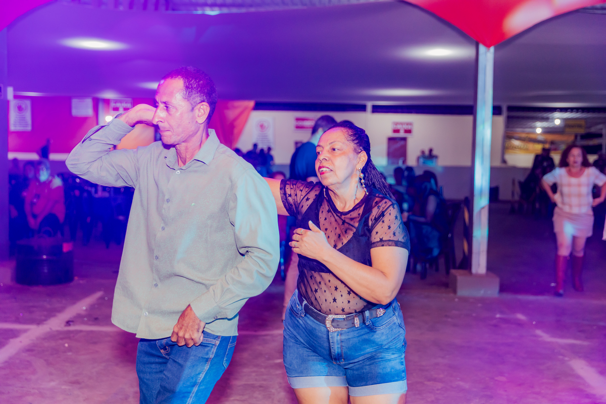 festa do Inhumas, forró em Unaí, evento tradicional Unaí-MG, alegria no interior, cultura rural, festa popular Minas Gerais, música sertaneja, forró ao vivo, tradição mineira, eventos em Unaí, festa típica, salão de festas Unaí, diversão no campo