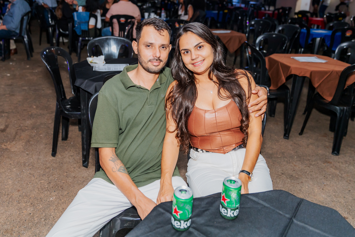 festa do Inhumas, forró em Unaí, evento tradicional Unaí-MG, alegria no interior, cultura rural, festa popular Minas Gerais, música sertaneja, forró ao vivo, tradição mineira, eventos em Unaí, festa típica, salão de festas Unaí, diversão no campo