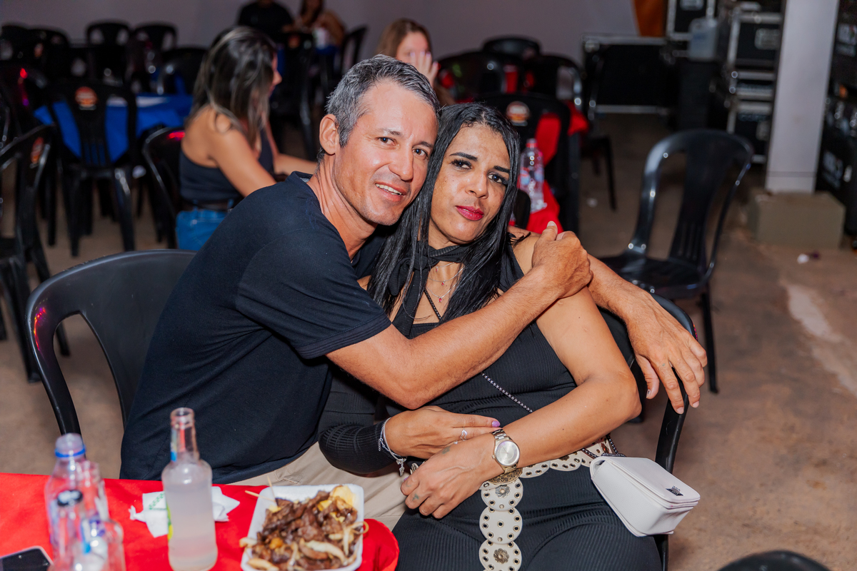 festa do Inhumas, forró em Unaí, evento tradicional Unaí-MG, alegria no interior, cultura rural, festa popular Minas Gerais, música sertaneja, forró ao vivo, tradição mineira, eventos em Unaí, festa típica, salão de festas Unaí, diversão no campo