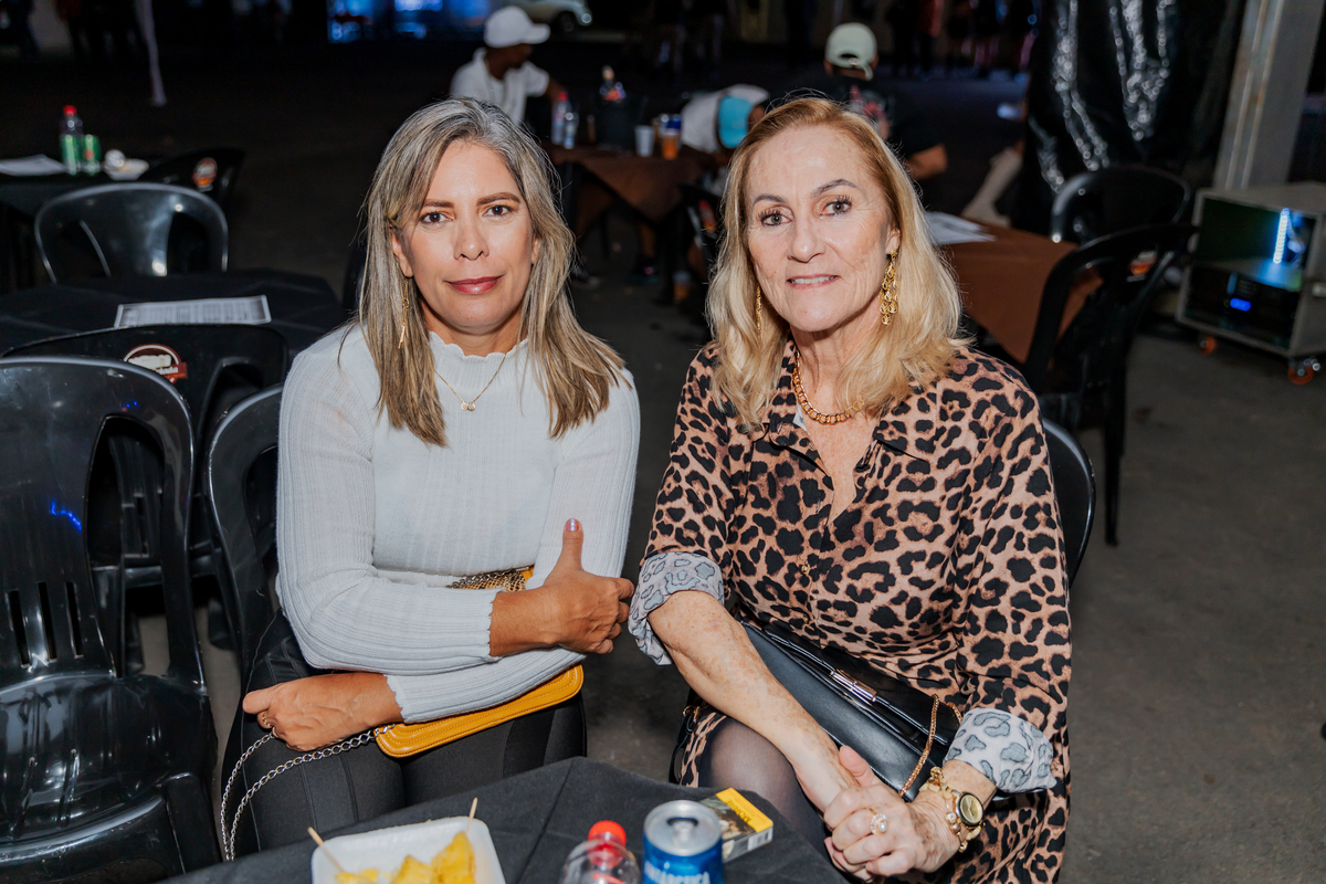 festa do Inhumas, forró em Unaí, evento tradicional Unaí-MG, alegria no interior, cultura rural, festa popular Minas Gerais, música sertaneja, forró ao vivo, tradição mineira, eventos em Unaí, festa típica, salão de festas Unaí, diversão no campo