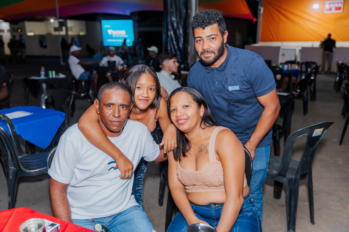 festa do Inhumas, forró em Unaí, evento tradicional Unaí-MG, alegria no interior, cultura rural, festa popular Minas Gerais, música sertaneja, forró ao vivo, tradição mineira, eventos em Unaí, festa típica, salão de festas Unaí, diversão no campo