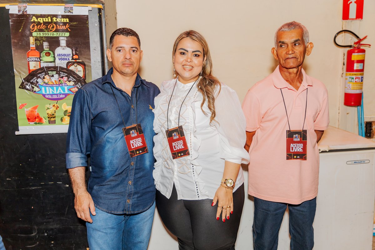 festa do Inhumas, forró em Unaí, evento tradicional Unaí-MG, alegria no interior, cultura rural, festa popular Minas Gerais, música sertaneja, forró ao vivo, tradição mineira, eventos em Unaí, festa típica, salão de festas Unaí, diversão no campo