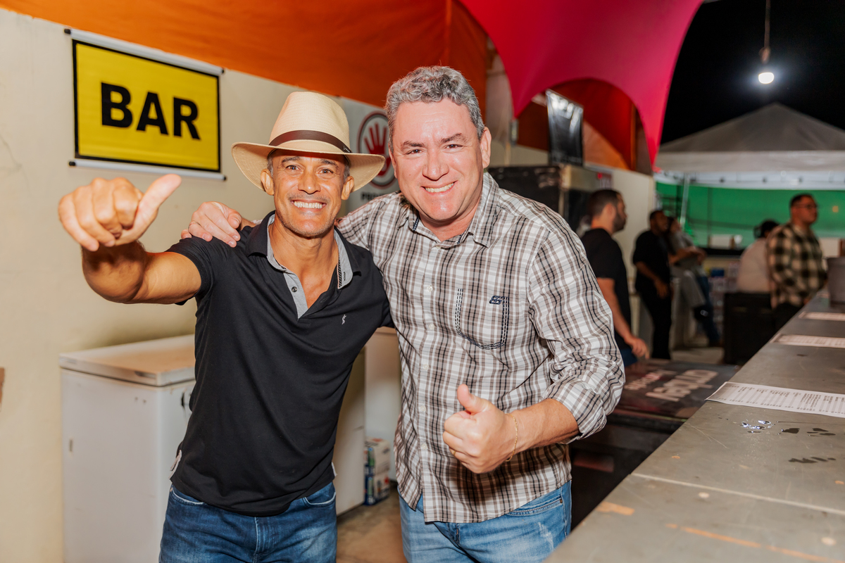 festa do Inhumas, forró em Unaí, evento tradicional Unaí-MG, alegria no interior, cultura rural, festa popular Minas Gerais, música sertaneja, forró ao vivo, tradição mineira, eventos em Unaí, festa típica, salão de festas Unaí, diversão no campo