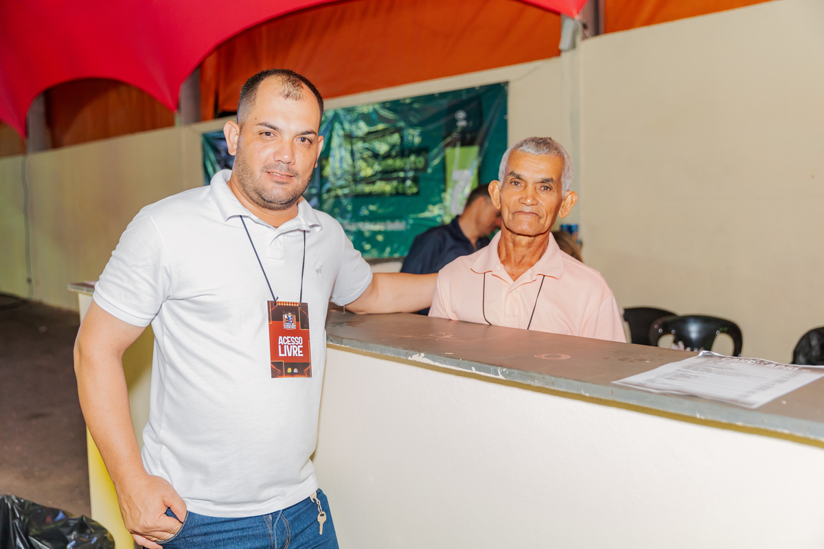 festa do Inhumas, forró em Unaí, evento tradicional Unaí-MG, alegria no interior, cultura rural, festa popular Minas Gerais, música sertaneja, forró ao vivo, tradição mineira, eventos em Unaí, festa típica, salão de festas Unaí, diversão no campo