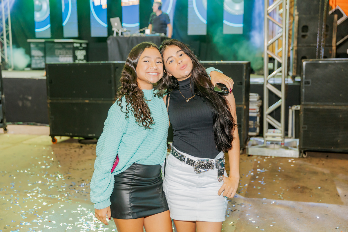 festa do Inhumas, forró em Unaí, evento tradicional Unaí-MG, alegria no interior, cultura rural, festa popular Minas Gerais, música sertaneja, forró ao vivo, tradição mineira, eventos em Unaí, festa típica, salão de festas Unaí, diversão no campo