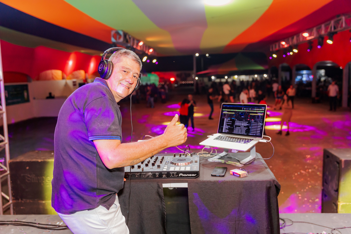 festa do Inhumas, forró em Unaí, evento tradicional Unaí-MG, alegria no interior, cultura rural, festa popular Minas Gerais, música sertaneja, forró ao vivo, tradição mineira, eventos em Unaí, festa típica, salão de festas Unaí, diversão no campo