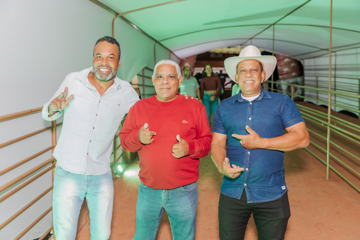 festa do Inhumas, forró em Unaí, evento tradicional Unaí-MG, alegria no interior, cultura rural, festa popular Minas Gerais, música sertaneja, forró ao vivo, tradição mineira, eventos em Unaí, festa típica, salão de festas Unaí, diversão no campo