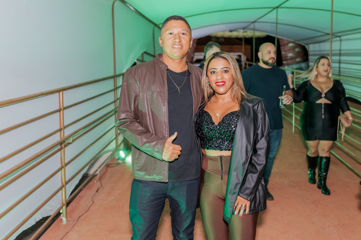 festa do Inhumas, forró em Unaí, evento tradicional Unaí-MG, alegria no interior, cultura rural, festa popular Minas Gerais, música sertaneja, forró ao vivo, tradição mineira, eventos em Unaí, festa típica, salão de festas Unaí, diversão no campo