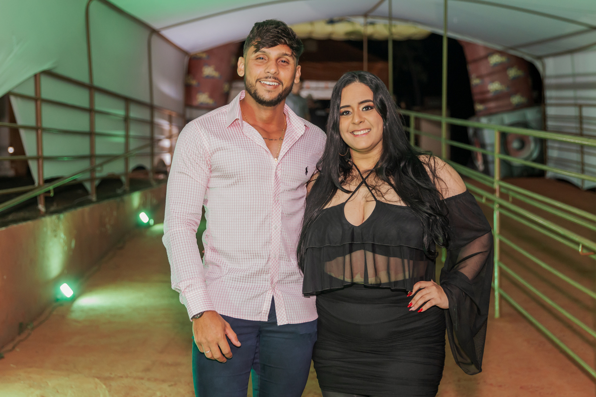 festa do Inhumas, forró em Unaí, evento tradicional Unaí-MG, alegria no interior, cultura rural, festa popular Minas Gerais, música sertaneja, forró ao vivo, tradição mineira, eventos em Unaí, festa típica, salão de festas Unaí, diversão no campo