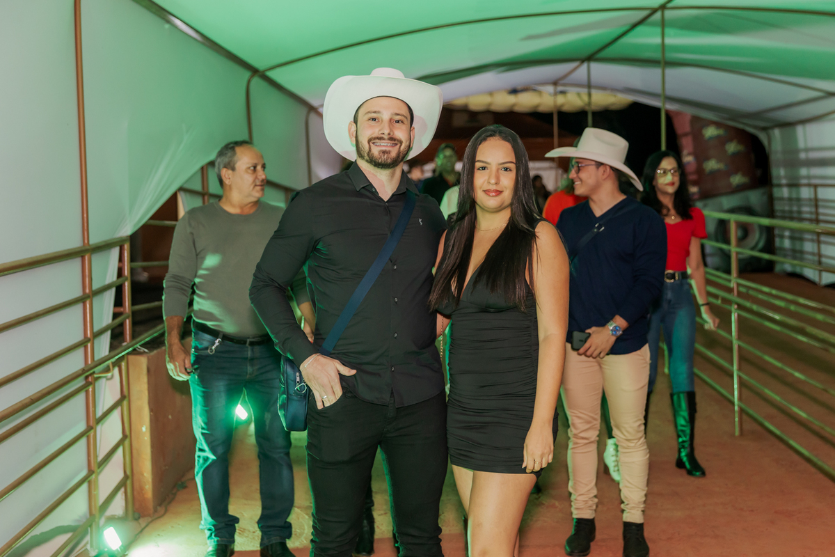 festa do Inhumas, forró em Unaí, evento tradicional Unaí-MG, alegria no interior, cultura rural, festa popular Minas Gerais, música sertaneja, forró ao vivo, tradição mineira, eventos em Unaí, festa típica, salão de festas Unaí, diversão no campo