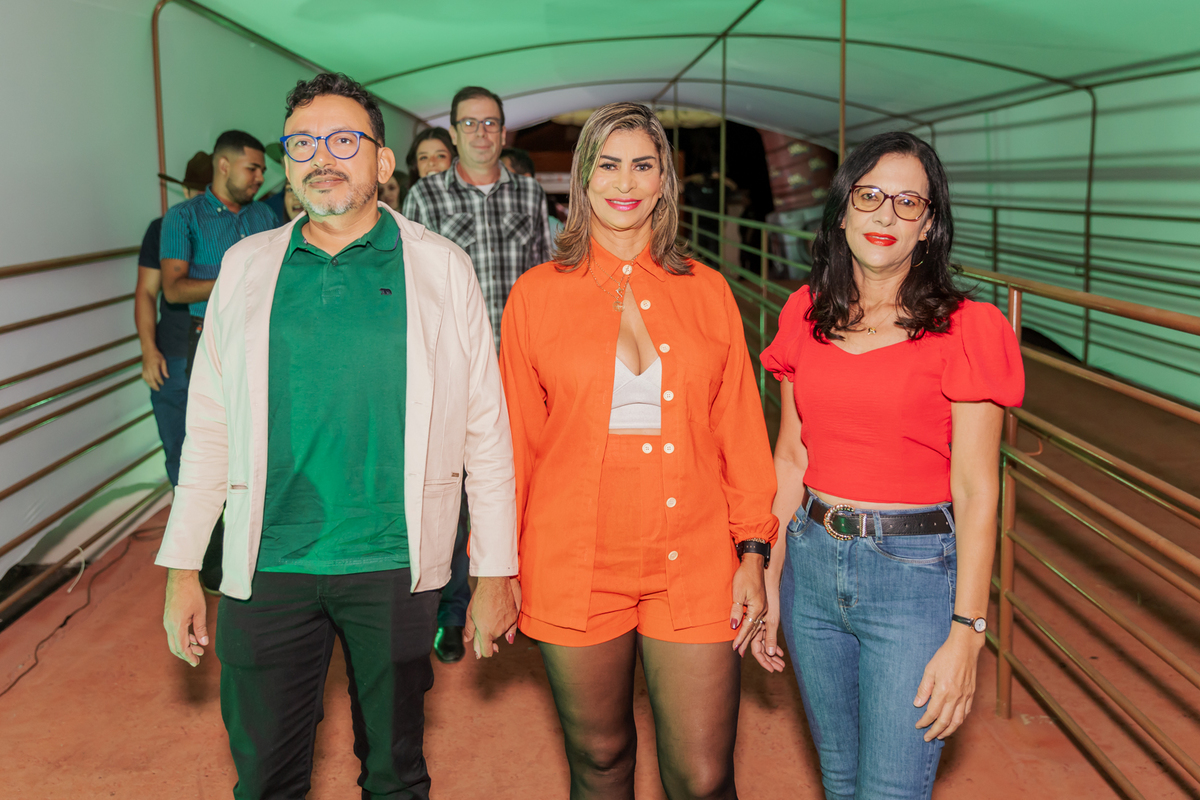 festa do Inhumas, forró em Unaí, evento tradicional Unaí-MG, alegria no interior, cultura rural, festa popular Minas Gerais, música sertaneja, forró ao vivo, tradição mineira, eventos em Unaí, festa típica, salão de festas Unaí, diversão no campo