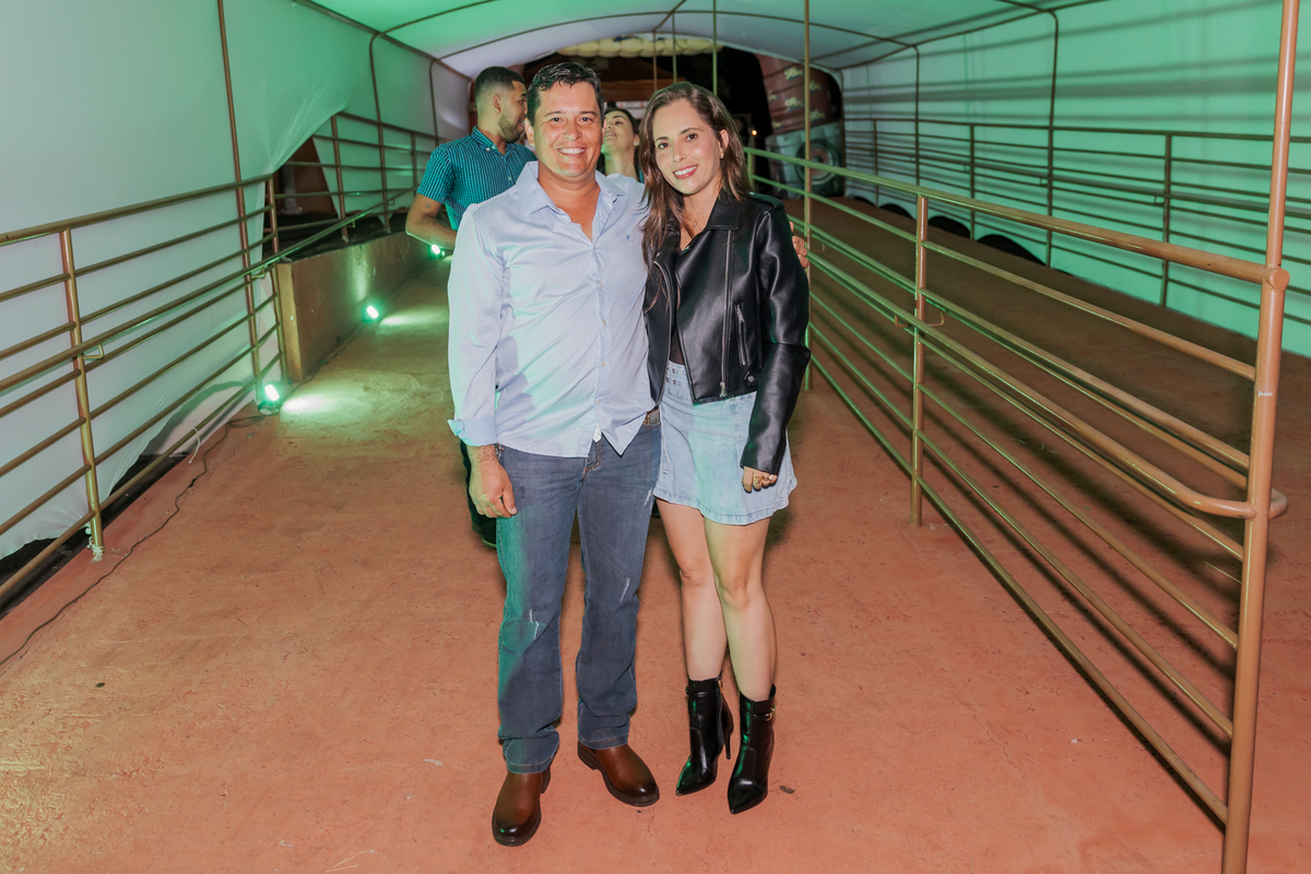 festa do Inhumas, forró em Unaí, evento tradicional Unaí-MG, alegria no interior, cultura rural, festa popular Minas Gerais, música sertaneja, forró ao vivo, tradição mineira, eventos em Unaí, festa típica, salão de festas Unaí, diversão no campo