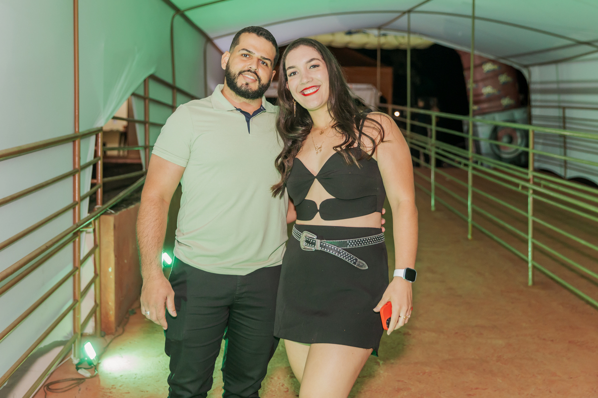 festa do Inhumas, forró em Unaí, evento tradicional Unaí-MG, alegria no interior, cultura rural, festa popular Minas Gerais, música sertaneja, forró ao vivo, tradição mineira, eventos em Unaí, festa típica, salão de festas Unaí, diversão no campo