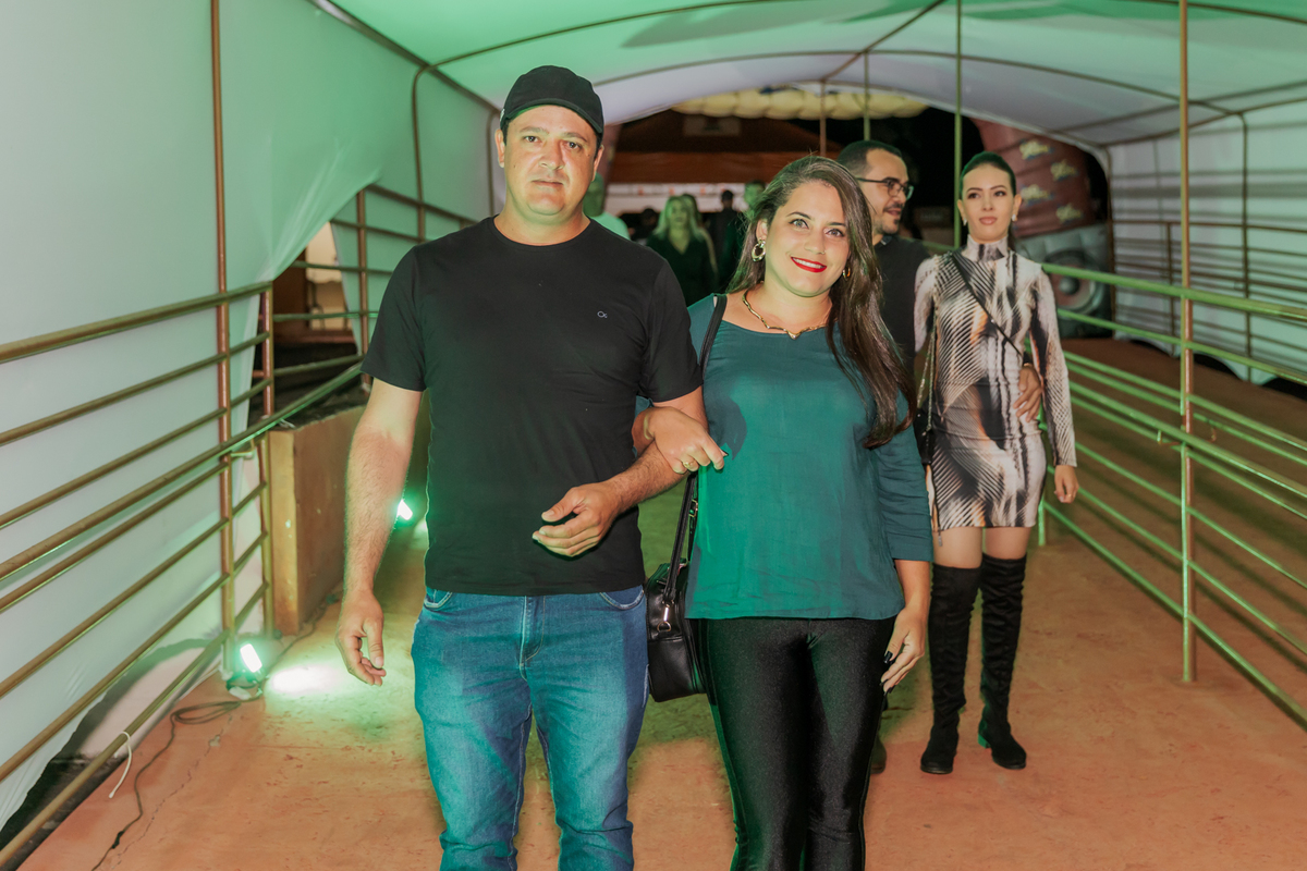 festa do Inhumas, forró em Unaí, evento tradicional Unaí-MG, alegria no interior, cultura rural, festa popular Minas Gerais, música sertaneja, forró ao vivo, tradição mineira, eventos em Unaí, festa típica, salão de festas Unaí, diversão no campo