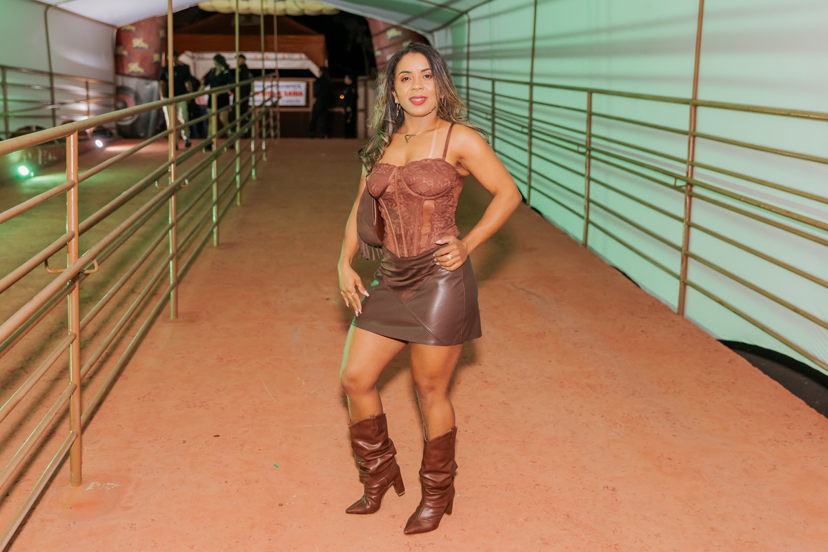 festa do Inhumas, forró em Unaí, evento tradicional Unaí-MG, alegria no interior, cultura rural, festa popular Minas Gerais, música sertaneja, forró ao vivo, tradição mineira, eventos em Unaí, festa típica, salão de festas Unaí, diversão no campo