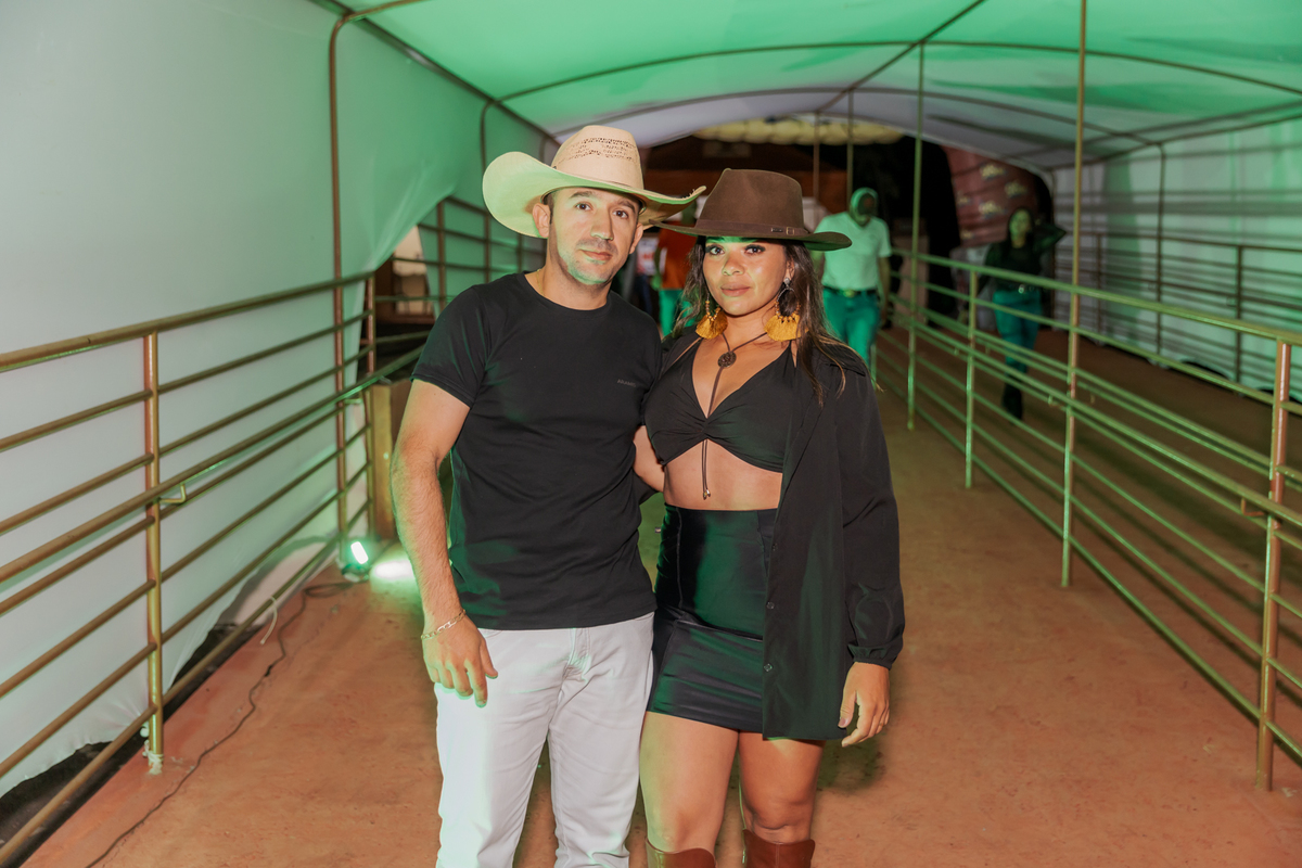 festa do Inhumas, forró em Unaí, evento tradicional Unaí-MG, alegria no interior, cultura rural, festa popular Minas Gerais, música sertaneja, forró ao vivo, tradição mineira, eventos em Unaí, festa típica, salão de festas Unaí, diversão no campo