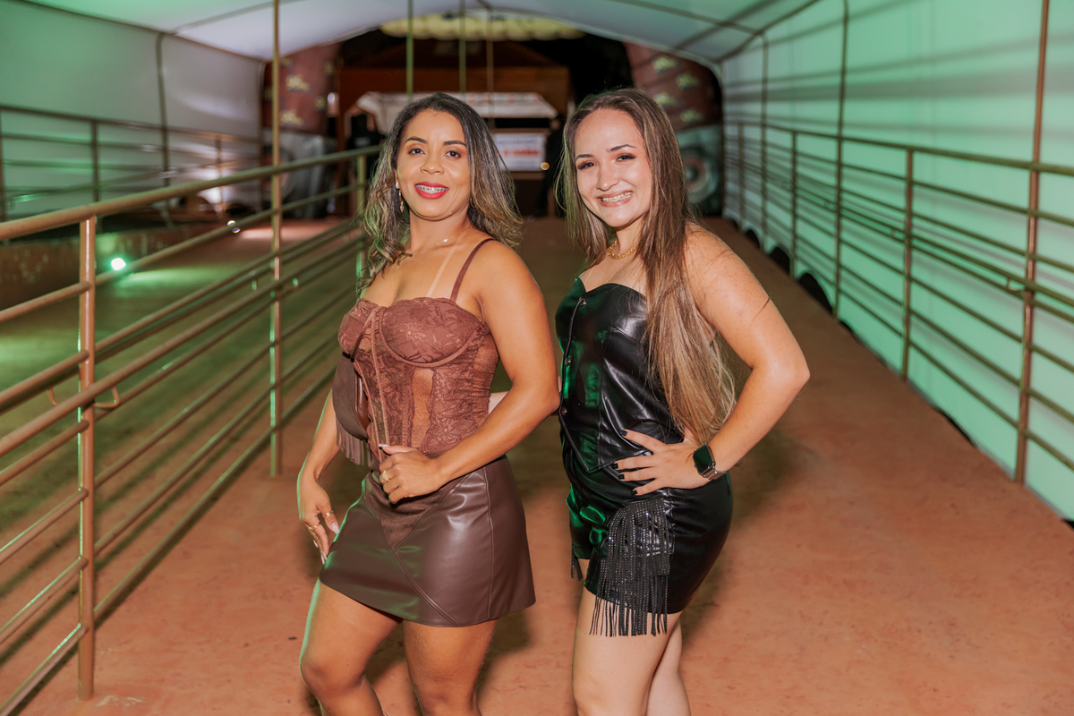 festa do Inhumas, forró em Unaí, evento tradicional Unaí-MG, alegria no interior, cultura rural, festa popular Minas Gerais, música sertaneja, forró ao vivo, tradição mineira, eventos em Unaí, festa típica, salão de festas Unaí, diversão no campo