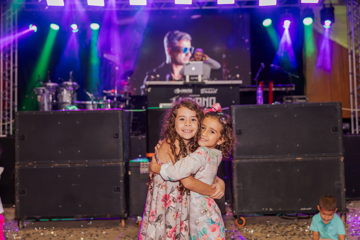 festa do Inhumas, forró em Unaí, evento tradicional Unaí-MG, alegria no interior, cultura rural, festa popular Minas Gerais, música sertaneja, forró ao vivo, tradição mineira, eventos em Unaí, festa típica, salão de festas Unaí, diversão no campo