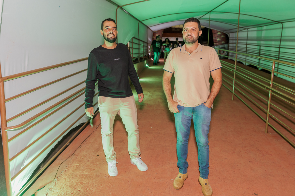 festa do Inhumas, forró em Unaí, evento tradicional Unaí-MG, alegria no interior, cultura rural, festa popular Minas Gerais, música sertaneja, forró ao vivo, tradição mineira, eventos em Unaí, festa típica, salão de festas Unaí, diversão no campo