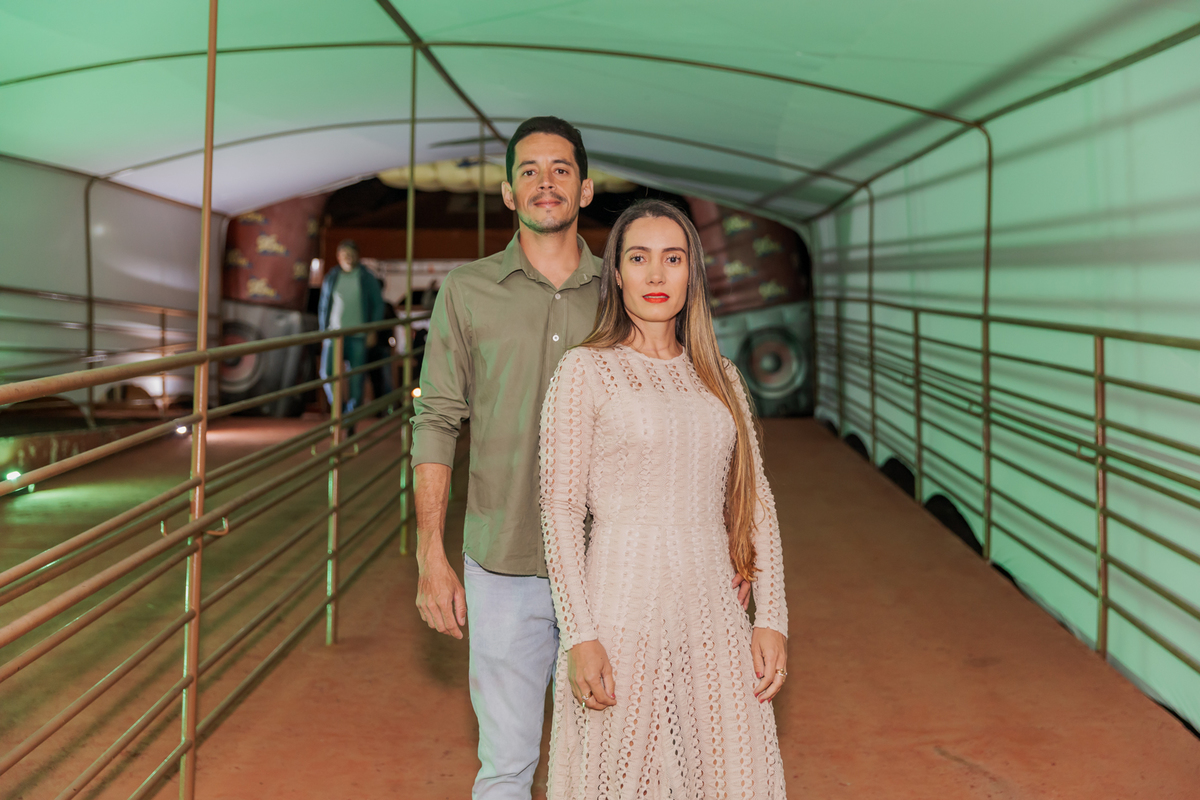 festa do Inhumas, forró em Unaí, evento tradicional Unaí-MG, alegria no interior, cultura rural, festa popular Minas Gerais, música sertaneja, forró ao vivo, tradição mineira, eventos em Unaí, festa típica, salão de festas Unaí, diversão no campo