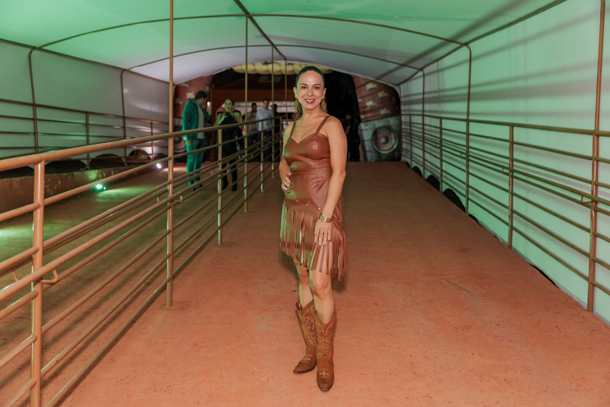 festa do Inhumas, forró em Unaí, evento tradicional Unaí-MG, alegria no interior, cultura rural, festa popular Minas Gerais, música sertaneja, forró ao vivo, tradição mineira, eventos em Unaí, festa típica, salão de festas Unaí, diversão no campo