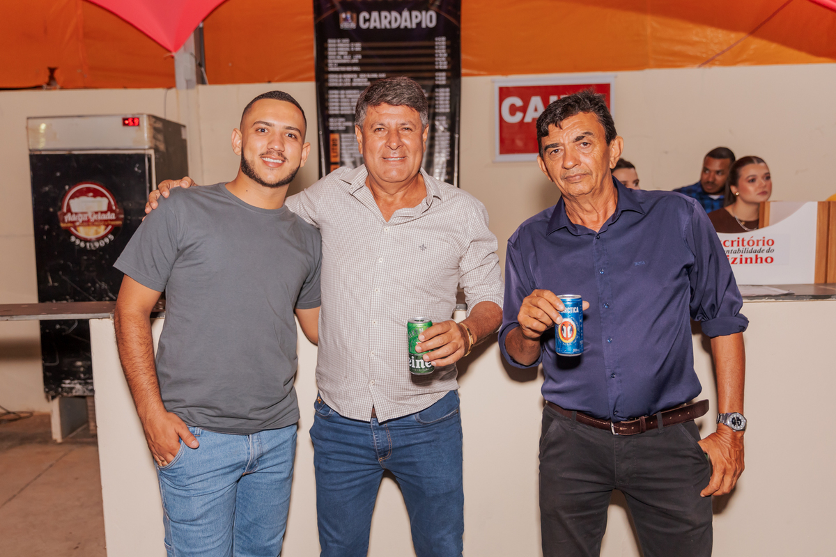 festa do Inhumas, forró em Unaí, evento tradicional Unaí-MG, alegria no interior, cultura rural, festa popular Minas Gerais, música sertaneja, forró ao vivo, tradição mineira, eventos em Unaí, festa típica, salão de festas Unaí, diversão no campo