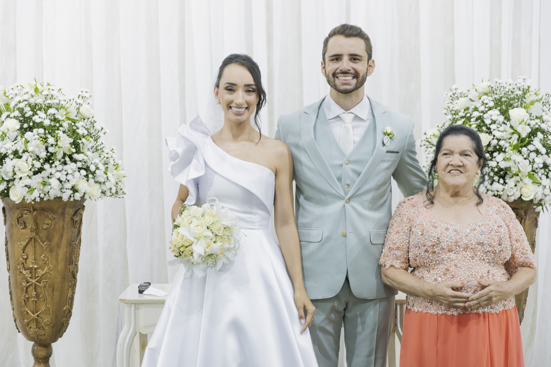 casamento em Unaí, casamento em Patrocínio, fotógrafo especializado em casamento, fotografia documental, noivos apaixonados, cerimônia emocionante, festa animada, ensaio pré casamento, fotógrafo em Minas Gerais