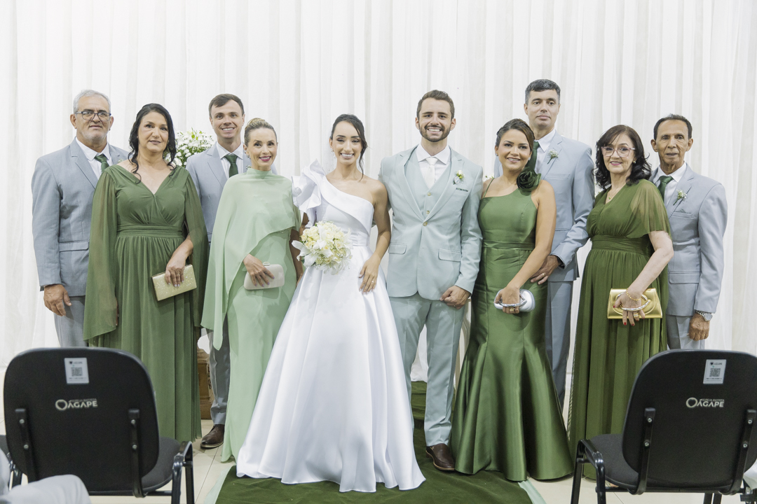 casamento em Unaí, casamento em Patrocínio, fotógrafo especializado em casamento, fotografia documental, noivos apaixonados, cerimônia emocionante, festa animada, ensaio pré casamento, fotógrafo em Minas Gerais