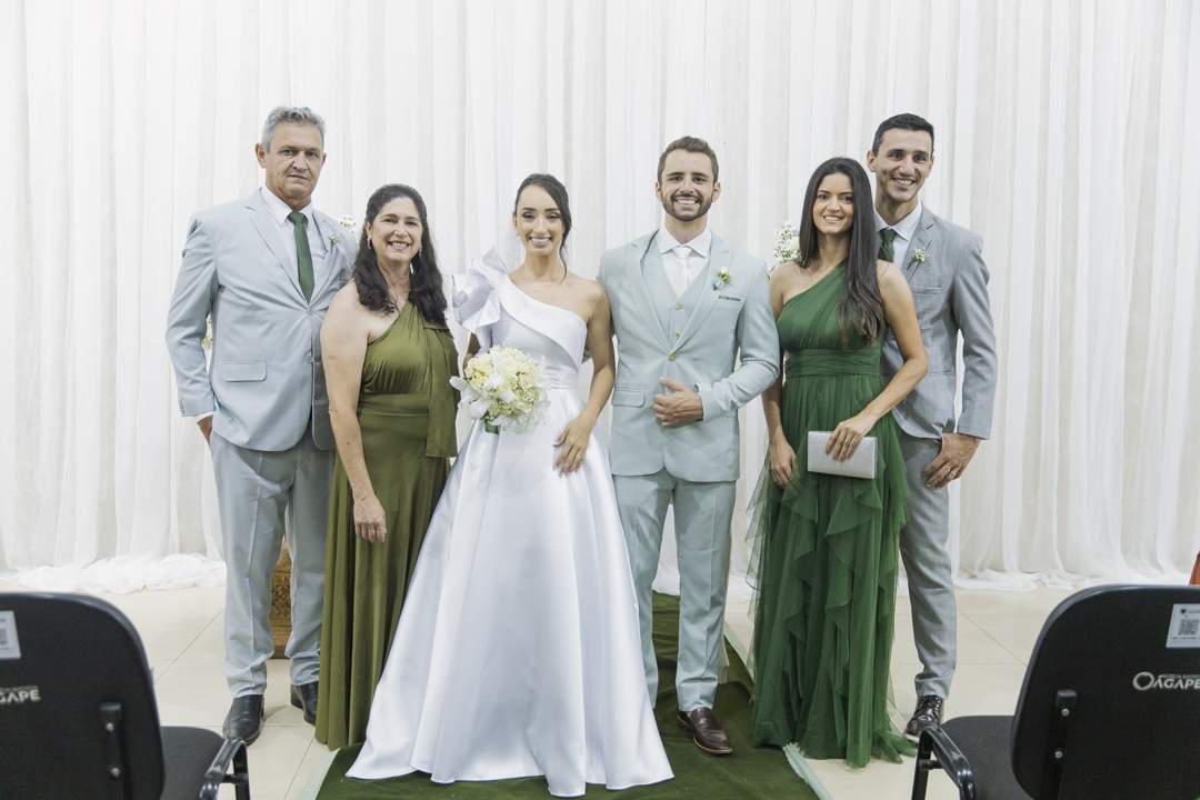 casamento em Unaí, casamento em Patrocínio, fotógrafo especializado em casamento, fotografia documental, noivos apaixonados, cerimônia emocionante, festa animada, ensaio pré casamento, fotógrafo em Minas Gerais