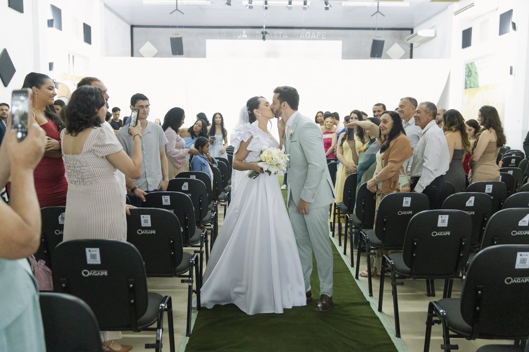 casamento em Unaí, casamento em Patrocínio, fotógrafo especializado em casamento, fotografia documental, noivos apaixonados, cerimônia emocionante, festa animada, ensaio pré casamento, fotógrafo em Minas Gerais