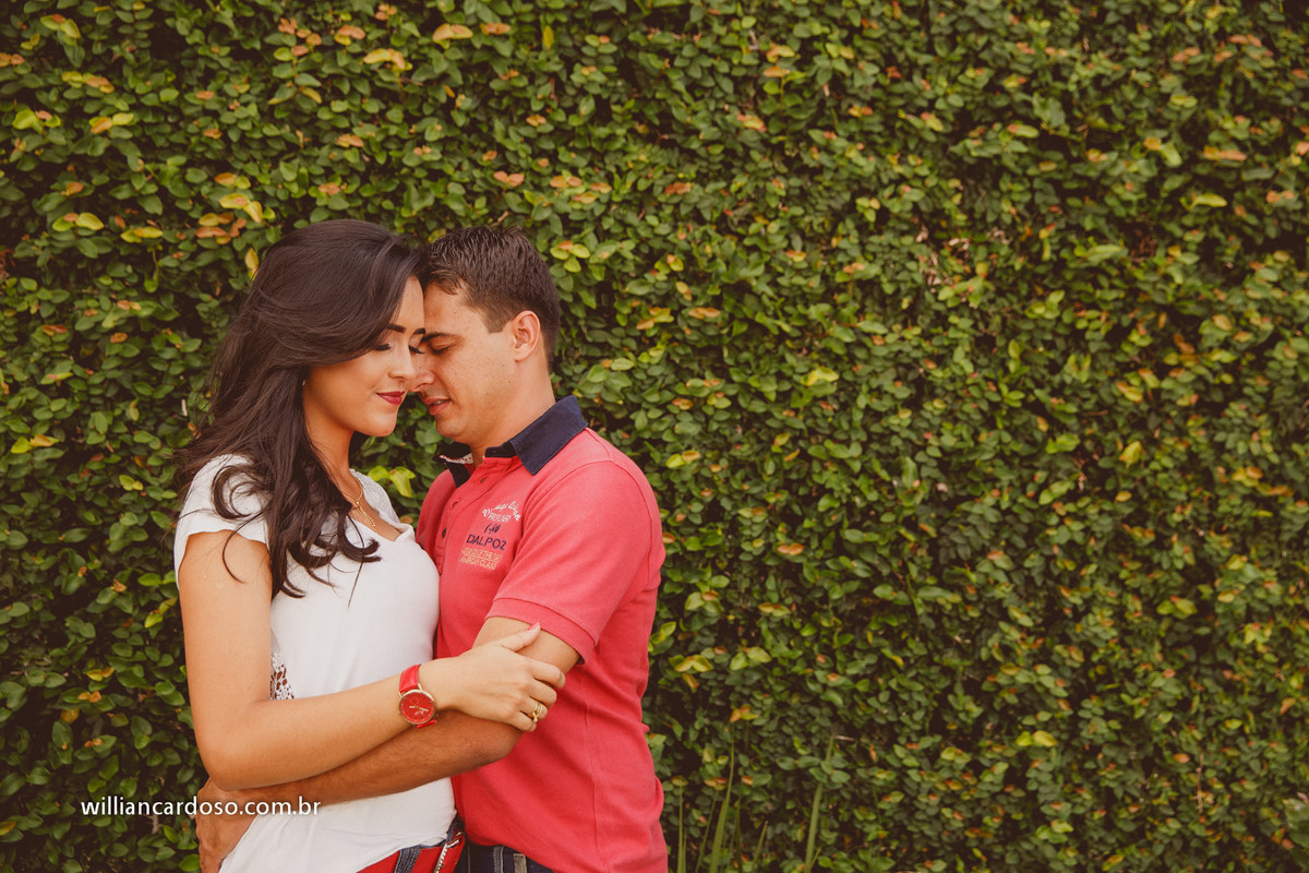 Fotografo de casamentos em Uberlandia, fotos pre wedding em uberlandia, sessao de solteiros em uberlandia,  pre wedding parque siqueroli, fotografo pre wedding em uberlandia,Sessão de fotos de casamento com balões coloridos,E-session debaixo