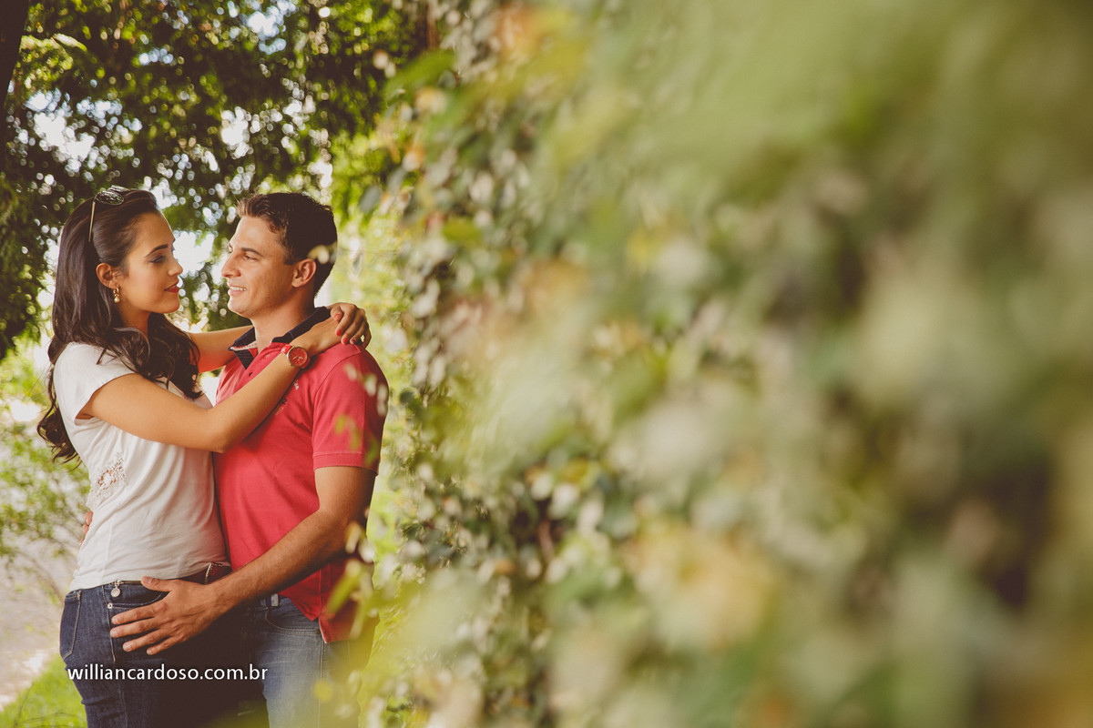 Fotografo de casamentos em Uberlandia, fotos pre wedding em uberlandia, sessao de solteiros em uberlandia,  pre wedding parque siqueroli, fotografo pre wedding em uberlandia,Sessão de fotos de casamento com balões coloridos,E-session debaixo
