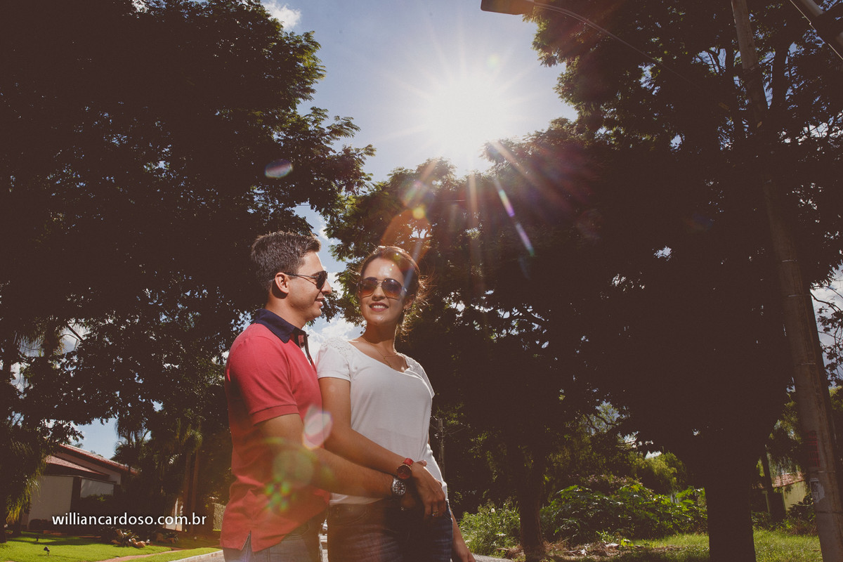 Fotografo de casamentos em Uberlandia, fotos pre wedding em uberlandia, sessao de solteiros em uberlandia,  pre wedding parque siqueroli, fotografo pre wedding em uberlandia,Sessão de fotos de casamento com balões coloridos,E-session debaixo